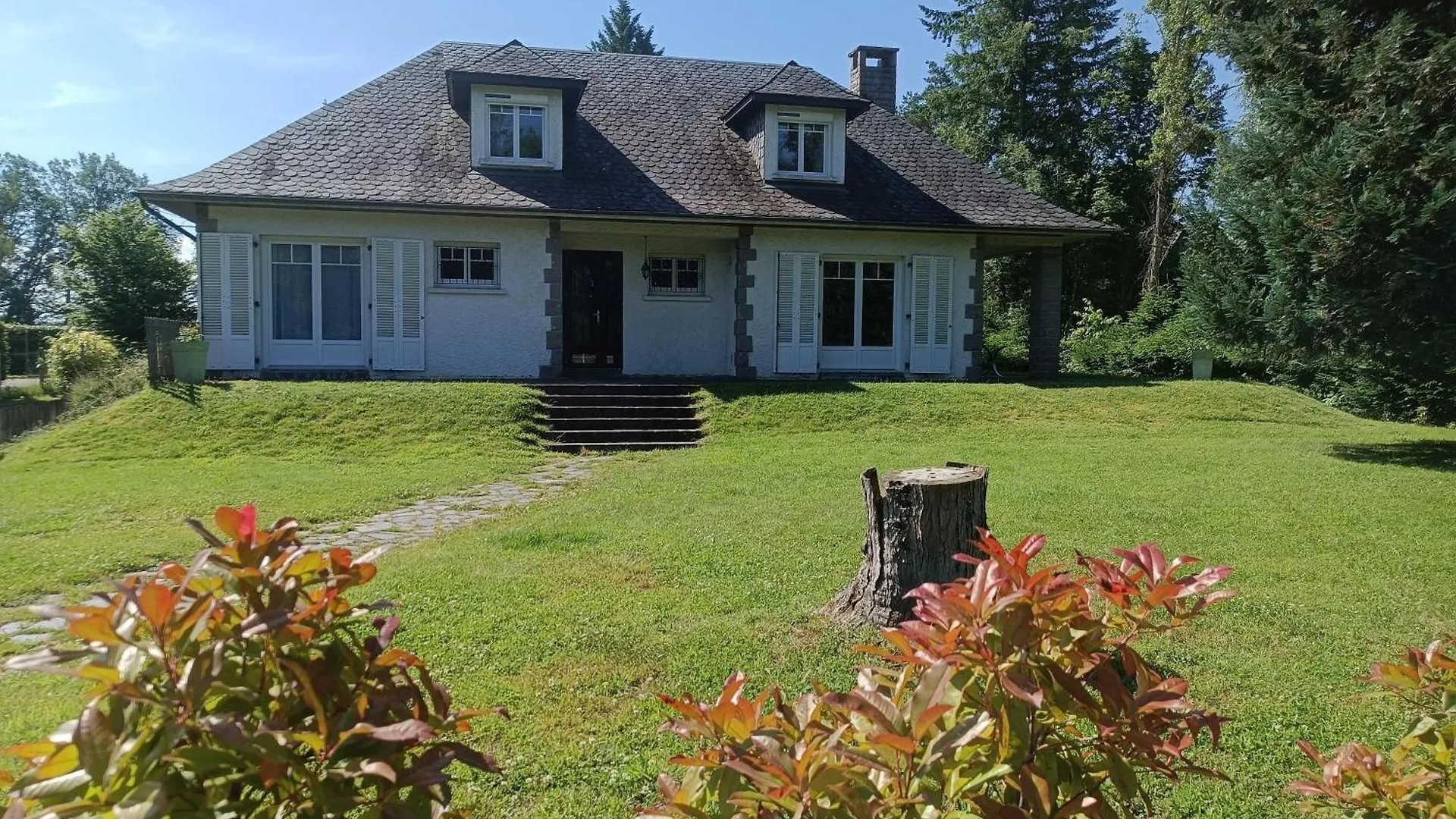 Maison au Cœur de l Auvergne Lanobre